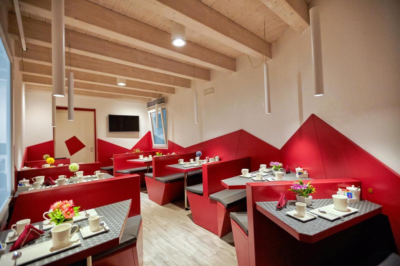 Hospitality Hotel Palermo Exterior foto
